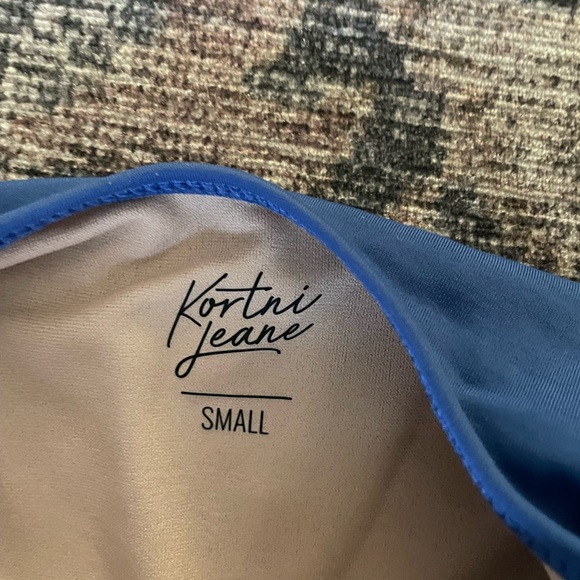 Kortni Jeane one piece - Picture 2 of 4